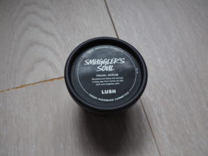 Lush Smuggler's Soul facial Scrub