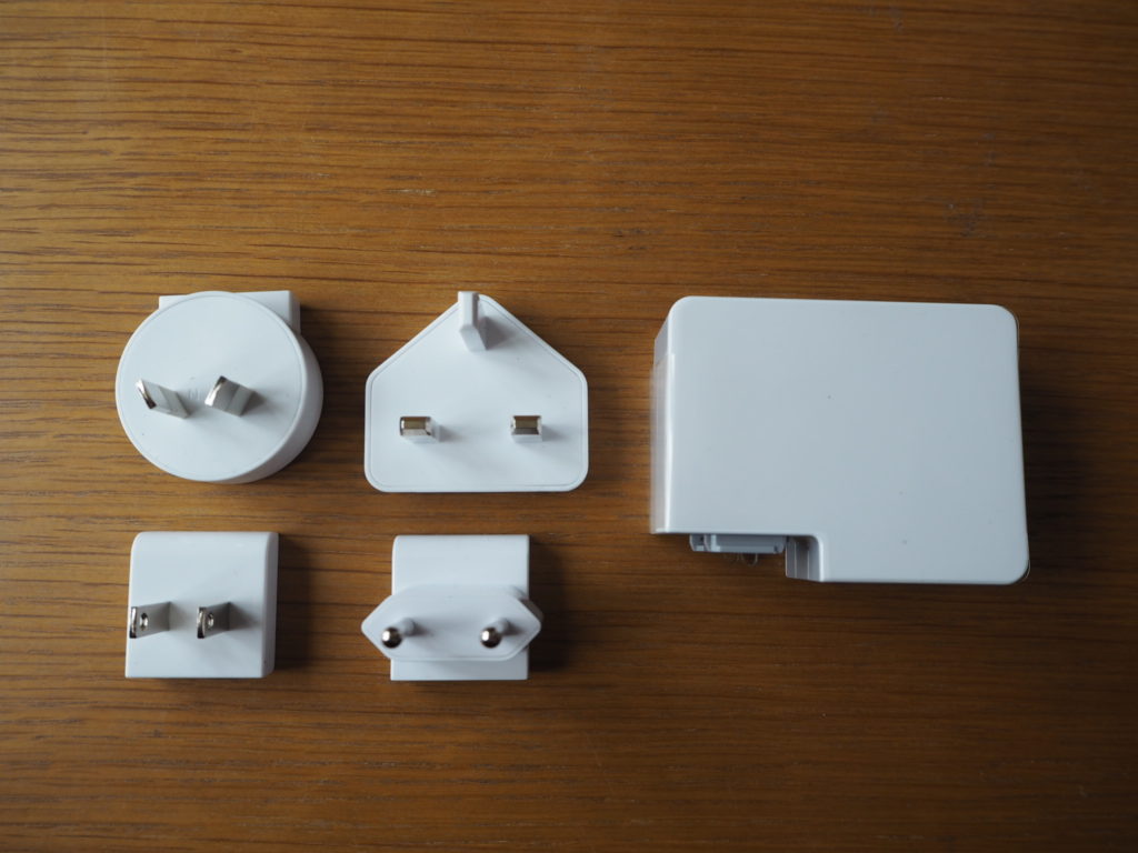 Olixar Power Up Kit adaptable mains plug