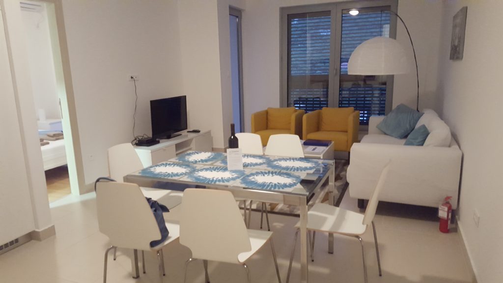 Dining Area Lavender Bay Apartments