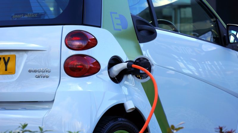 5 Reasons to get an Electric or Hybrid Car